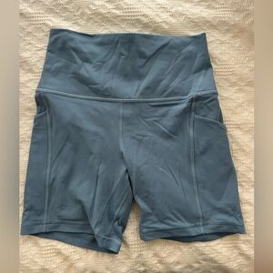 Align pocket shorts